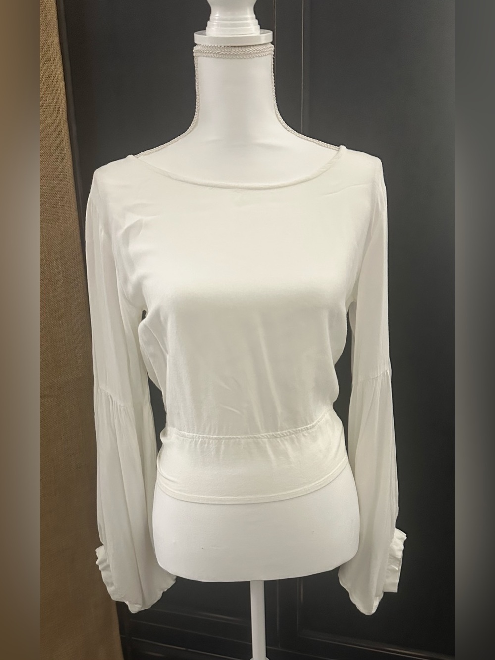 Women's White Long-Sleeve Boatneck Top size xs